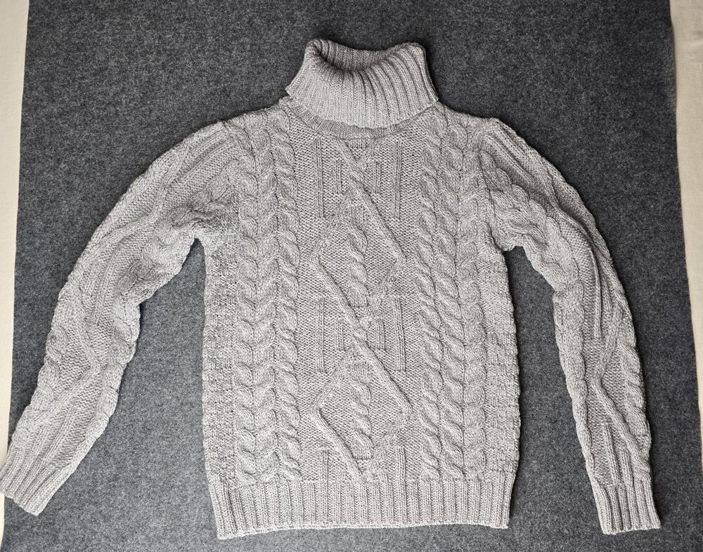 100% Merino Wool Cable Knit Sweater XS Made In Ireland